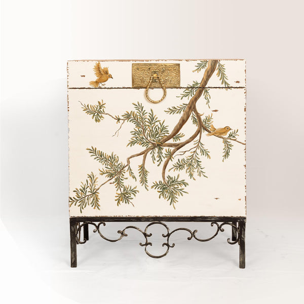 Victoria Floral Trunk